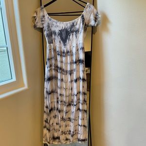 •Very J• Tie Dye Maxi Dress